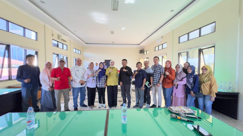 KUNJUNGAN KERJA ANGGOTA DPR RI ERNA SARI DEWI, SE DI DINAS KOPERASI, UKM PROVINSI BENGKULU